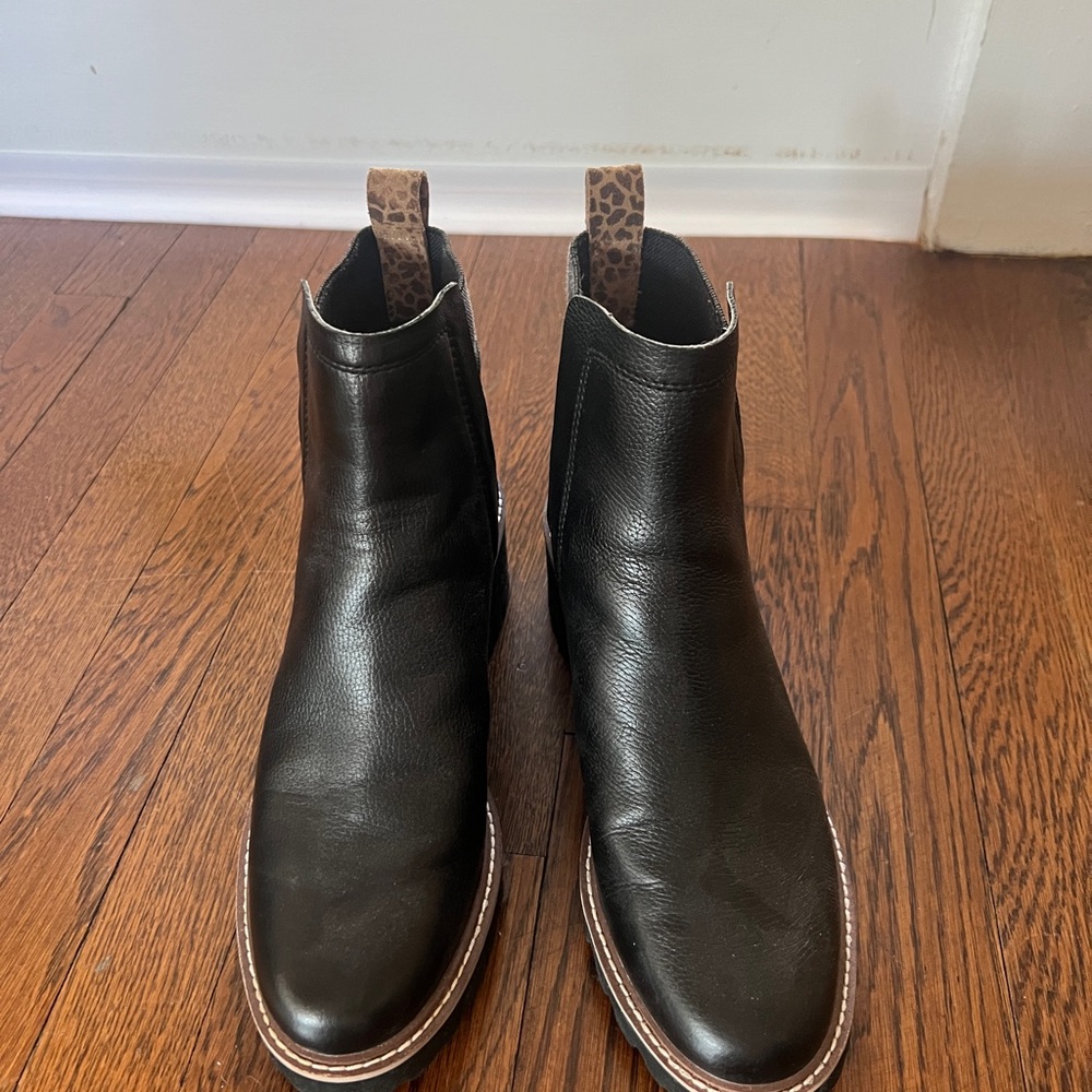 EUC Dolce Vita leather boots